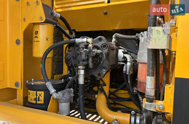 Гусеничный экскаватор JCB JS 200 2012 в 