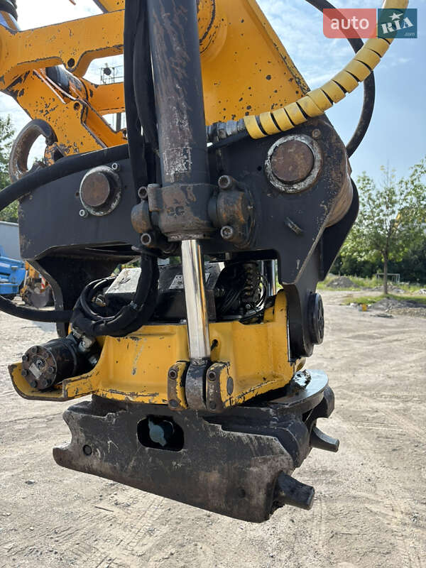 Гусеничный экскаватор JCB JS 200 2012 в Львове