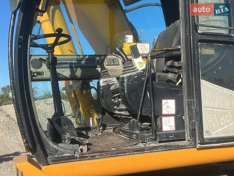 Колесный экскаватор JCB JS 200W 2004 в Арцизе