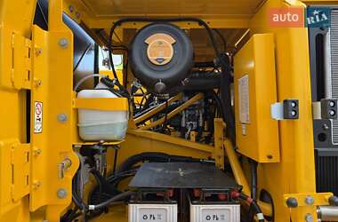 Гусеничний екскаватор JCB JS 205 2025 в 