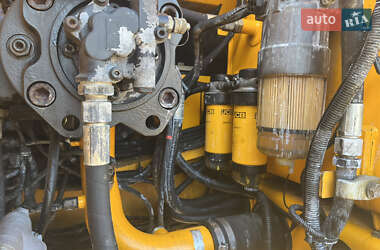 Гусеничный экскаватор JCB JS 210 2012 в 