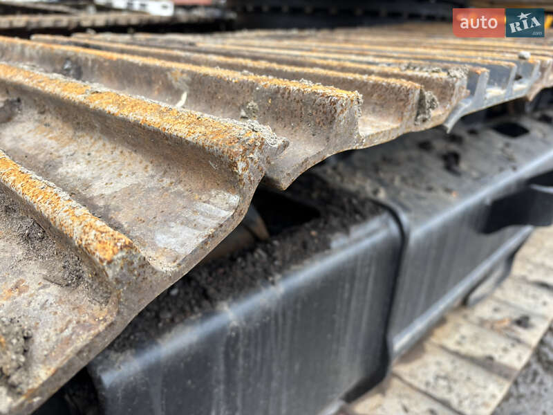 Гусеничный экскаватор JCB JS 210 2012 в Львове