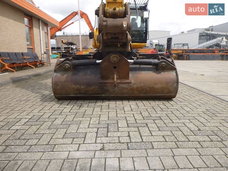 Экскаватор погрузчик JCB JS 210 2013 в Харькове