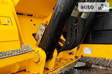Гусеничный экскаватор JCB JS 220 2010 в 