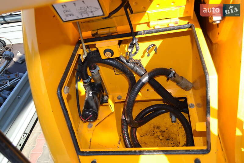 Гусеничний екскаватор JCB JS 220 2012 в Вінниці