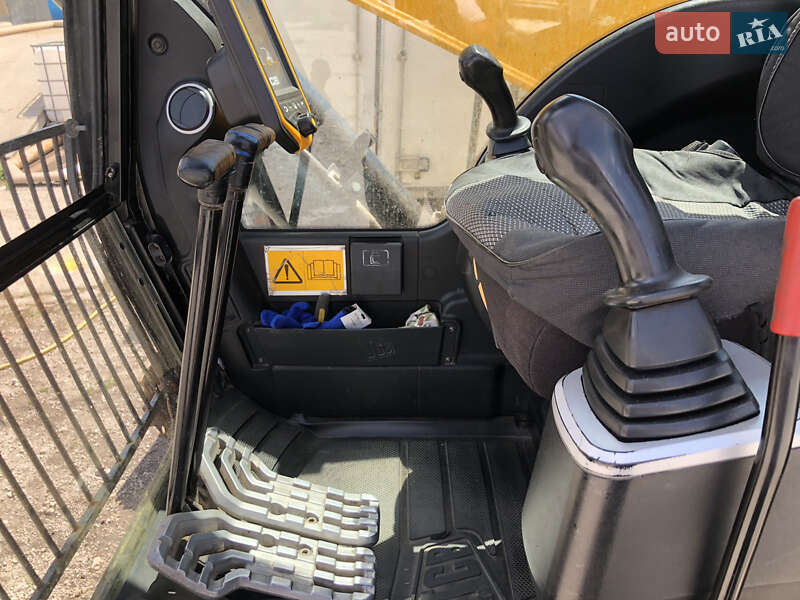 Гусеничный экскаватор JCB JS 220 2017 в Запорожье