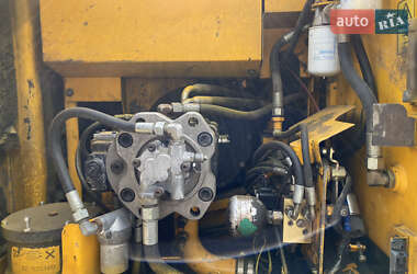 Экскаватор погрузчик JCB JS 220 2006 в 