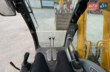 Экскаватор погрузчик JCB JS 220 2006 в 