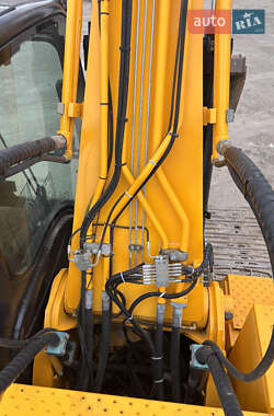 Гусеничний екскаватор JCB JS 220 2013 в 