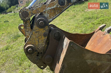 Экскаватор погрузчик JCB JS 220 2002 в 