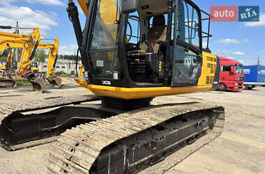 Гусеничный экскаватор JCB JS 220 2014 в 