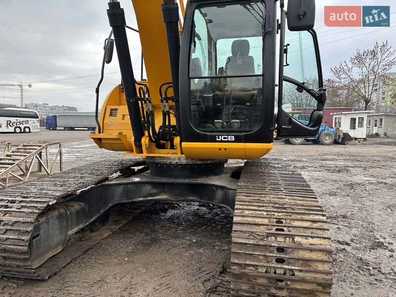 Гусеничный экскаватор JCB JS 220 2012 в Львове