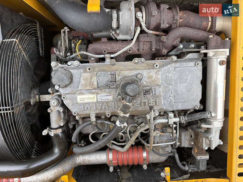 Гусеничный экскаватор JCB JS 220 2012 в Львове