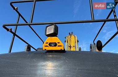 Гусеничный экскаватор JCB JS 220 2012 в Львове