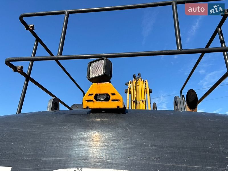 Гусеничный экскаватор JCB JS 220 2012 в Львове