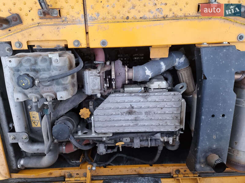 Гусеничный экскаватор JCB JS 220LC T4 2018 в Одессе