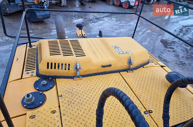 Гусеничний екскаватор JCB JS 220LC 2016 в 