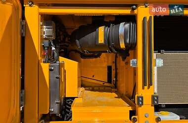 Гусеничный экскаватор JCB JS 220LC 2020 в 