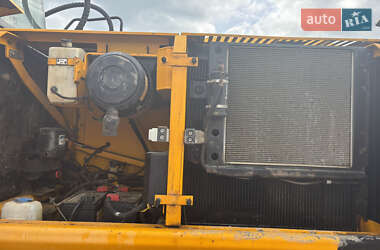Гусеничный экскаватор JCB JS 220LC 2013 в 