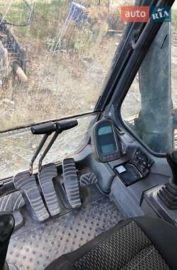 Гусеничный экскаватор JCB JS 220LC 2007 в 