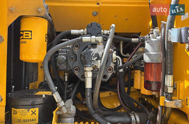 Гусеничный экскаватор JCB JS 220LC 2012 в 