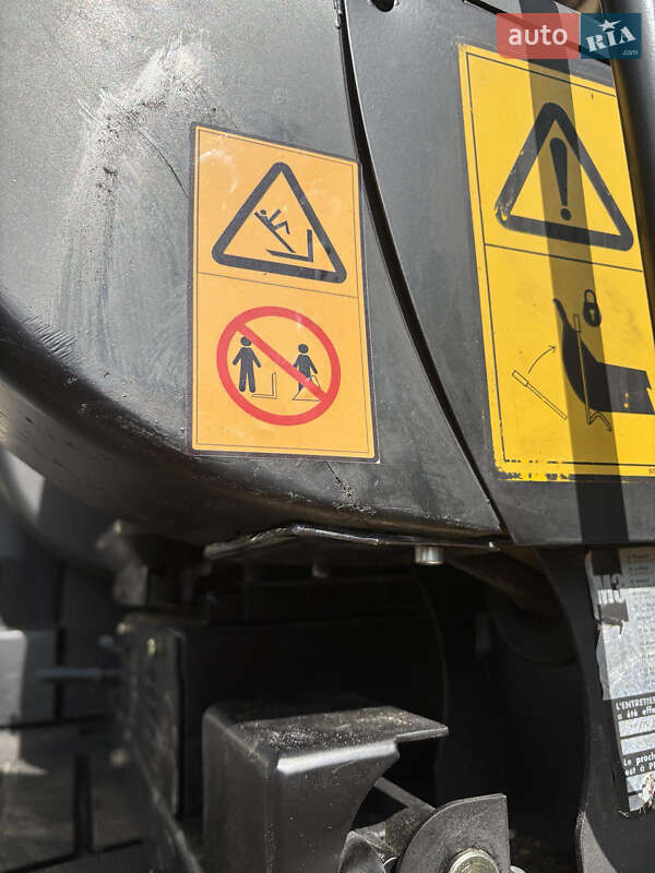 Гусеничний екскаватор JCB JS 220LC 2012 в Львові