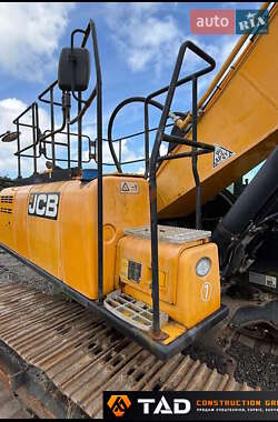 Гусеничний екскаватор JCB JS 220LC 2016 в 