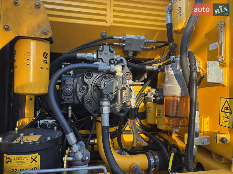 Гусеничный экскаватор JCB JS 220LC 2012 в Львове