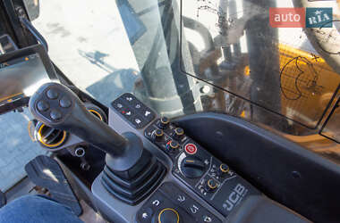 Гусеничный экскаватор JCB JS 220LC 2022 в 