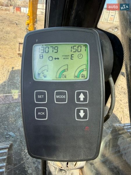 Гусеничный экскаватор JCB JS 220LC 2009 в Александрие