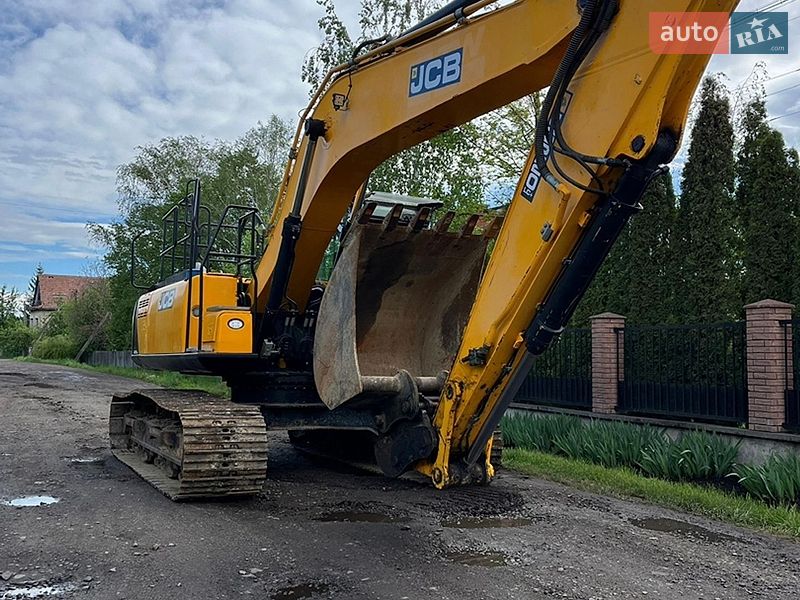 Гусеничний екскаватор JCB JS 220LC 2016 в Івано-Франківську