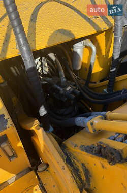 Гусеничный экскаватор JCB JS 235 2010 в 