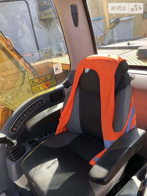Екскаватор навантажувач JCB JS 240 2004 в Калуші