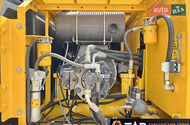 Гусеничный экскаватор JCB JS 240 2024 в 