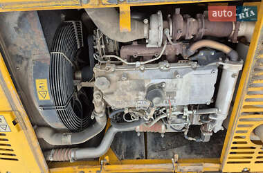 Гусеничный экскаватор JCB JS 240 2011 в 