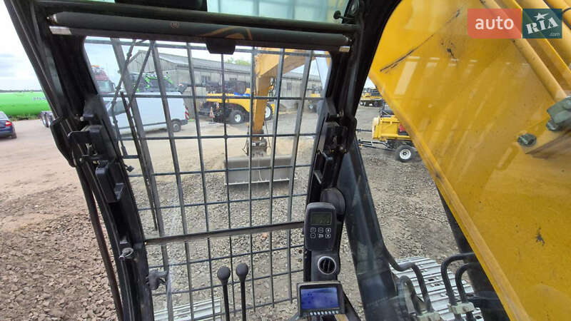 Гусеничный экскаватор JCB JS 240 2011 в Львове