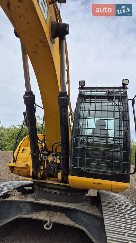 Гусеничный экскаватор JCB JS 240 2011 в Львове