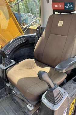 Гусеничный экскаватор JCB JS 240NC 2012 в 