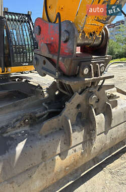 Гусеничный экскаватор JCB JS 240NC 2011 в 