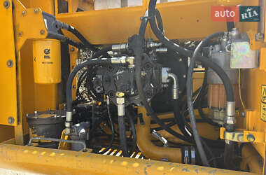 Гусеничный экскаватор JCB JS 240NC 2011 в 