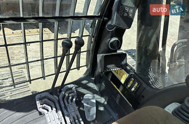 Гусеничный экскаватор JCB JS 240NC 2011 в 