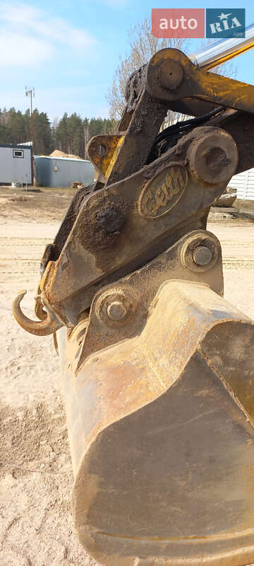 Гусеничный экскаватор JCB JS 240NC 2007 в Львове