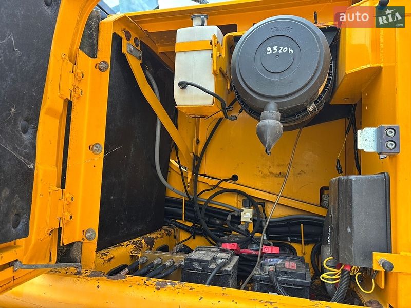 Гусеничный экскаватор JCB JS 240NC 2012 в Львове