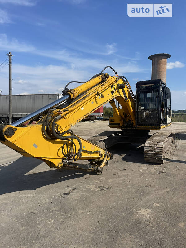 Гусеничный экскаватор JCB JS 260 2001 в 