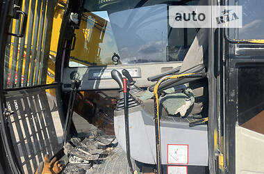 Гусеничный экскаватор JCB JS 260 2001 в 