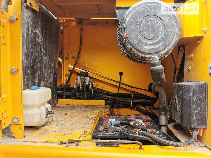 Екскаватор навантажувач JCB JS 290 2011 в Києві