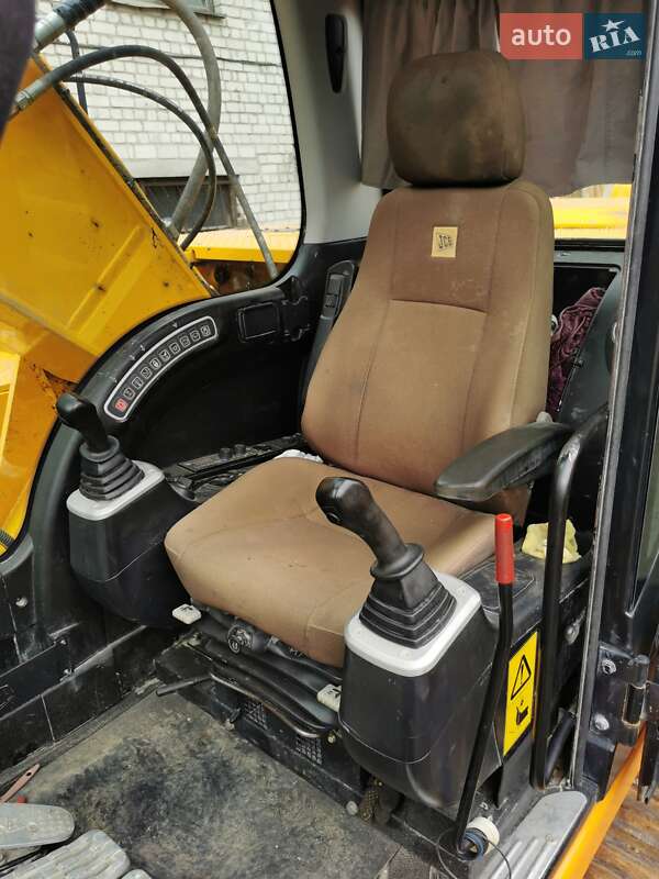 Гусеничний екскаватор JCB JS 290 2011 в Києві