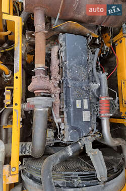 Гусеничный экскаватор JCB JS 330 2006 в 