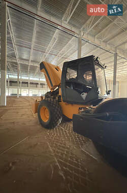 Каток ґрунтовий JCB VM 2006 в 