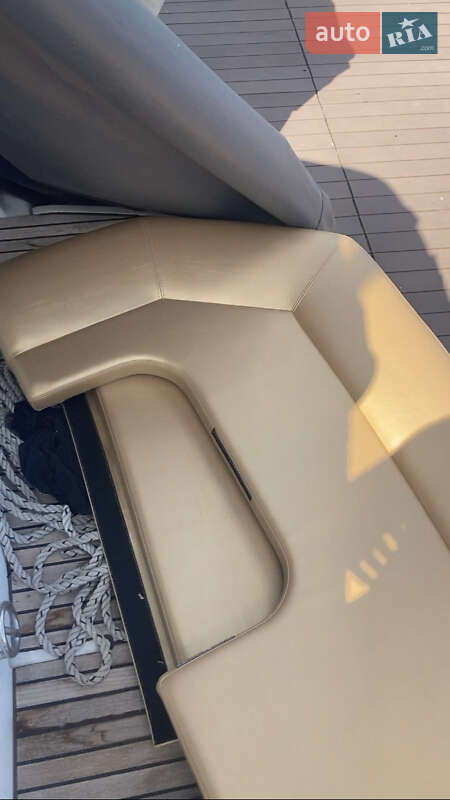 Моторная яхта Jeanneau Leader 2015 в Днепре фото 16 Моторная яхта Jeanneau Leader 2015 в Днепре